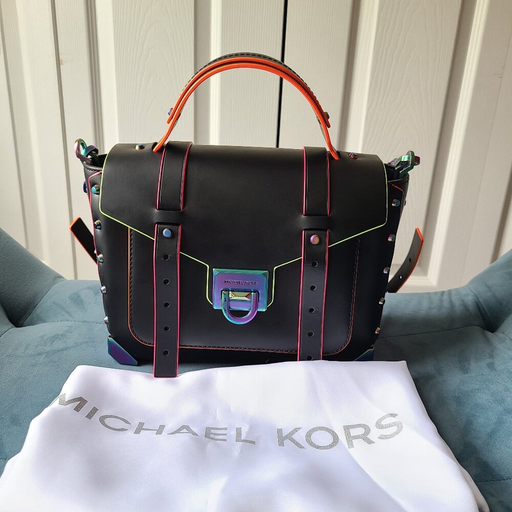 Michael Kors Manhattan Medium Contrast-Trim Leather Satchel